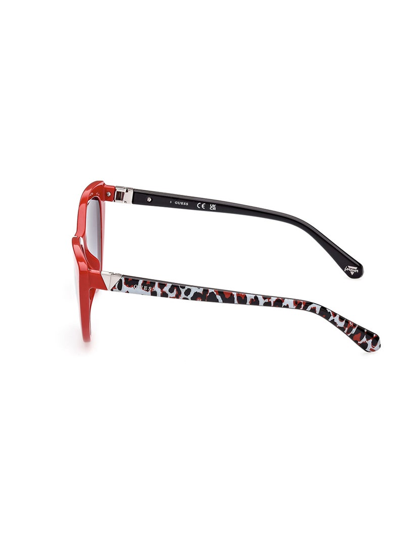 GUESS Unisex UV Protection Cat Eye Shape Sunglasses - GU521166B56 - Lens Size: 56 Mm - Image 4